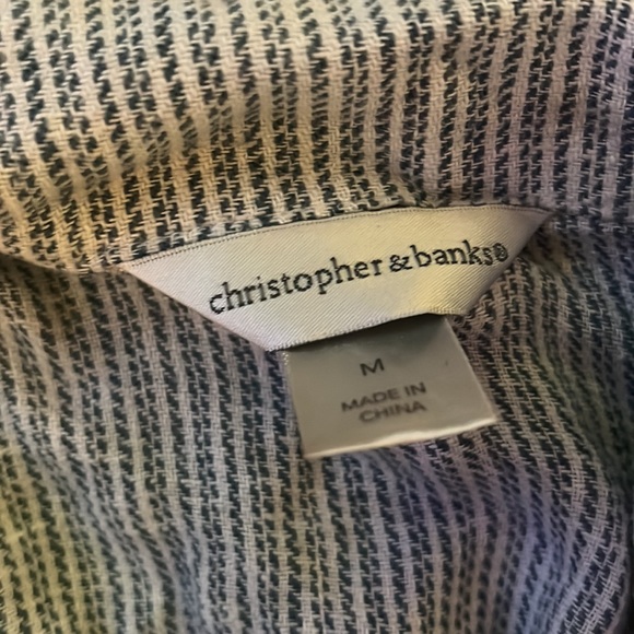 Cute lightweight jacket! - Picture 2 of 4